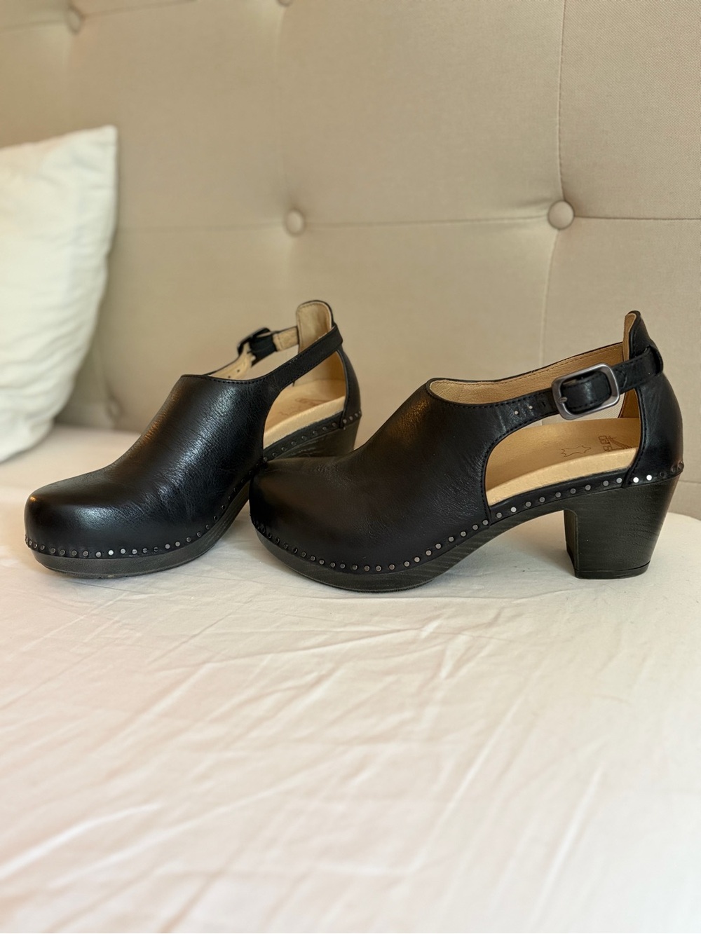Dansko Black Sassy Clogs size 38